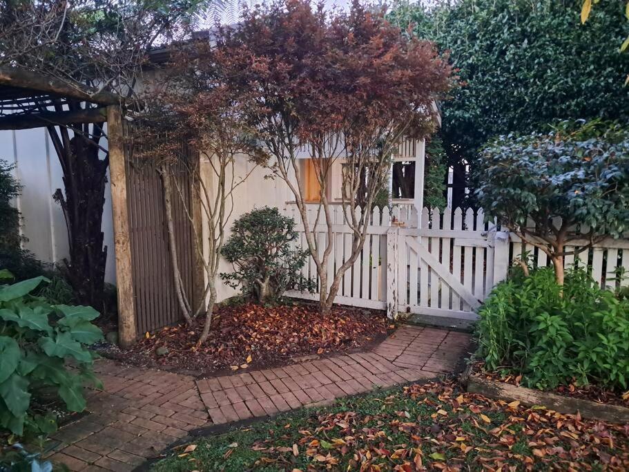 Secret Cottage Waitara Eksteriør bilde